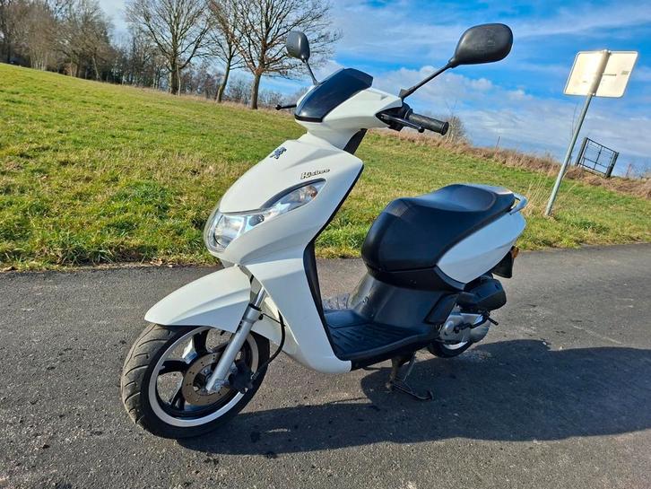 Peugeot kysbee, Fietsen en Brommers, Scooters | Peugeot, Zo goed als nieuw, Overige modellen, Klasse A (25 km/u), Benzine, Ophalen