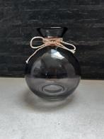 Kleine vaas met gebrandschilderd glas, Huis en Inrichting, Woonaccessoires | Vazen, Zwart, Ophalen of Verzenden, Minder dan 50 cm