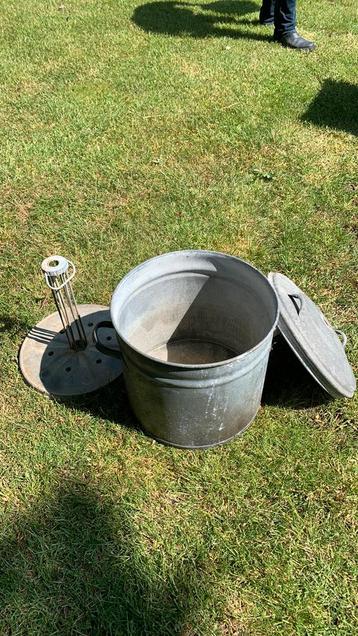 Gegalvaniseerde emmer / Kuip / pot beschikbaar voor biedingen