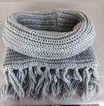 grijs gebreide sjaal dames / snood, Culture, Ophalen of Verzenden, Zo goed als nieuw, Sjaal