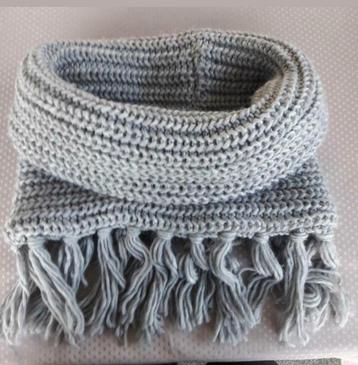 grijs gebreide sjaal dames / snood, Culture, Enlèvement ou Envoi, Comme neuf, Écharpe