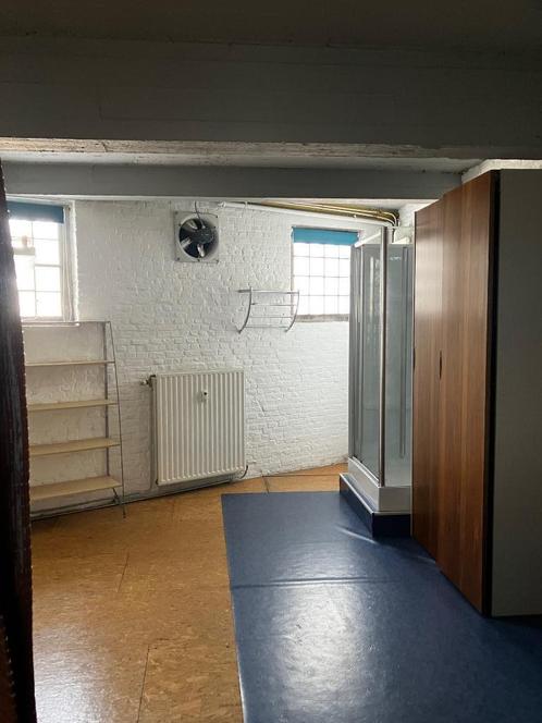 Te huur: studenten appartement voor 2 of atelierruimte 80m2, Immo, Appartementen en Studio's te huur, Antwerpen (stad), 50 m² of meer