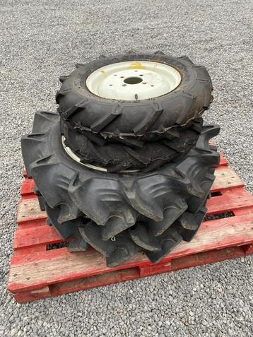 Kubota B1400, set landbouwbanden op velg. beschikbaar voor biedingen