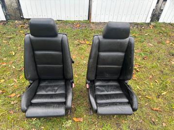 Bmw e30 cabrio sportstoelen. Origineel zwart leder. beschikbaar voor biedingen