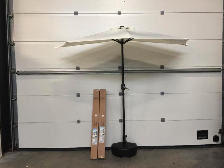 (118) Halve witte parasols in de verpakking, Tuin en Terras, Parasols, Nieuw, Ophalen