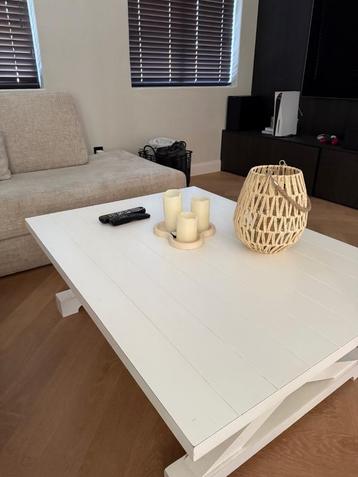 Witte salontafel  beschikbaar voor biedingen