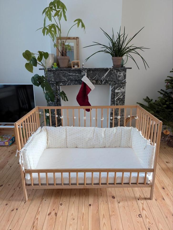 Lit bébé/enfant avec accessoires, Enfants & Bébés, Chambre d'enfant | Lits, Comme neuf, Matelas, Enlèvement