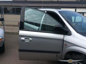 Voordeur rechts Chrysler Voyager / Grand Voyager diverse kle beschikbaar voor biedingen