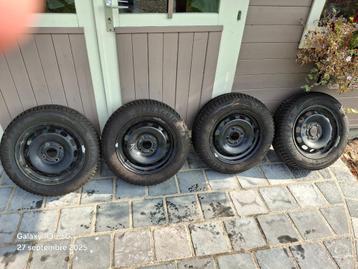 Ford Fiesta-velgen met 175/65R14 winterbanden beschikbaar voor biedingen