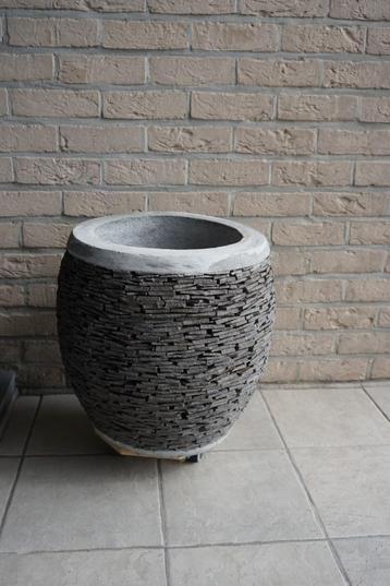 Bloempot - Tuin - Leisteen beschikbaar voor biedingen