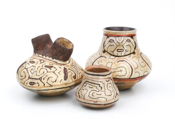 3 potten Shipibo aardewerk  uit Peru, Antiek en Kunst, Antiek | Keramiek en Aardewerk, Ophalen of Verzenden