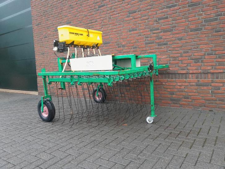 Aangedreven Wiedeg met Opbouwstrooier, Jardin & Terrasse, Plantes | Arbres fruitiers, Autres espèces, Enlèvement