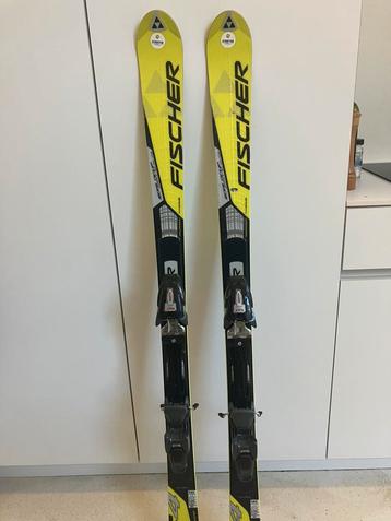 Zeer goede ski’s (tot maat 37) beschikbaar voor biedingen