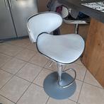 3 tabourets pour 120 etait autour de mon îlot central, Ophalen, Zo goed als nieuw