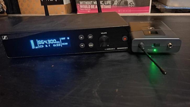 Émetteur-récepteur sans fil Sennheiser XSW 2, Musique & Instruments, Microphones, Comme neuf, Autres types, Sans fil, Enlèvement