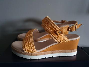 Nieuwe sandalen van River Woods maat 38 beschikbaar voor biedingen