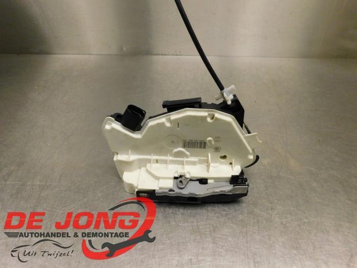 Deurslot Mechaniek 4Deurs rechts-achter van een Volkswagen P, Auto-onderdelen, Carrosserie, Volkswagen, Gebruikt, 3 maanden garantie