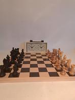 Prachtige schaakset - schaakspel en schaakklok met doosje, Hobby & Loisirs créatifs, Jeux de société | Jeux de plateau, Comme neuf