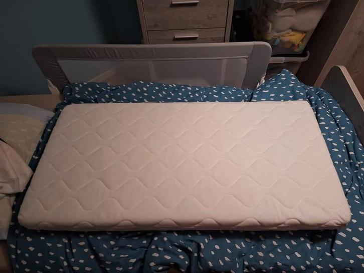 Matras Bruine beer, Kinderen en Baby's, Kinderkamer | Beddengoed, Zo goed als nieuw, Overige typen, Wit, Jongetje of Meisje, Ophalen