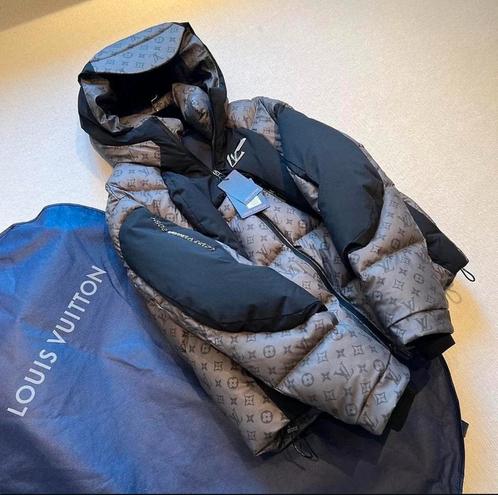 Louis Vuitton 2054 Heat Reactive Jacket, Kleding | Heren, Jassen | Winter, Zo goed als nieuw, Maat 48/50 (M), Zwart, Ophalen of Verzenden