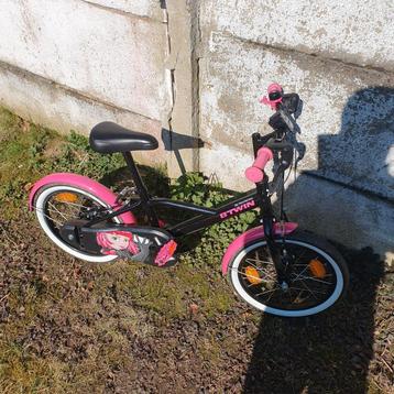 Mooie meisjes fiets in goede staat mt 16 inch beschikbaar voor biedingen