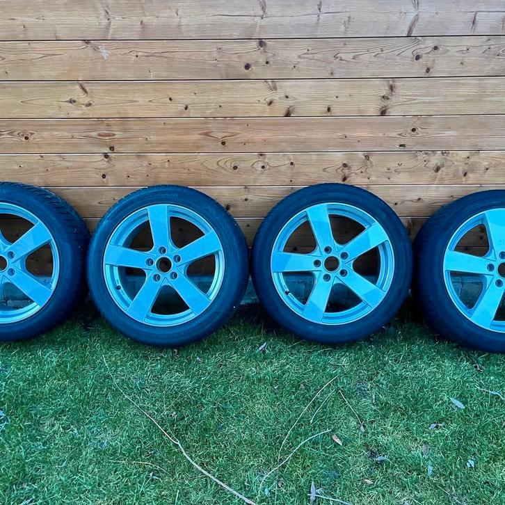 Pneus d'hiver avec jantes, Autos : Pièces & Accessoires, Pneus & Jantes, Jante(s), Pneus hiver, 17 pouces, 205 mm, Véhicule de tourisme