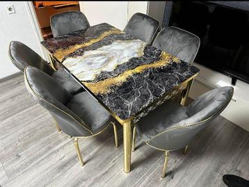 Table à manger de qualité supérieure à vendre. Prix par e-ma beschikbaar voor biedingen