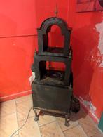 Kleine decoratieve houtkachel uit de Napoleon III-periode, Ophalen, Gebruikt