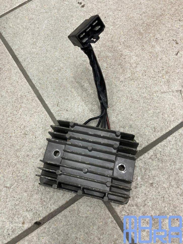 Spanningsregelaar Suzuki GSXR 600 en 750 K4 K5 2004 2005 rec, Motoren, Onderdelen | Suzuki, Gebruikt, Ophalen of Verzenden