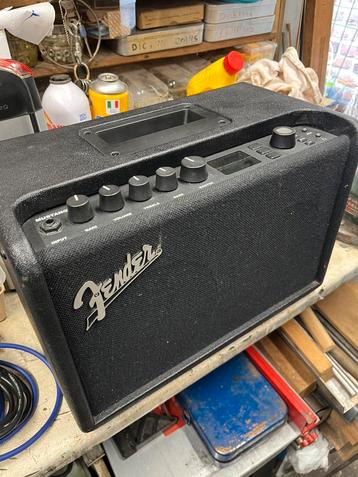 Gitaar versterker fender mustang gt40 beschikbaar voor biedingen
