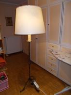 STAANDE LAMPADAIRE  1.80 m met smeedijzeren voet, Maison & Meubles, Lampes | Abat-jour, 50 cm ou plus, Utilisé, Enlèvement ou Envoi