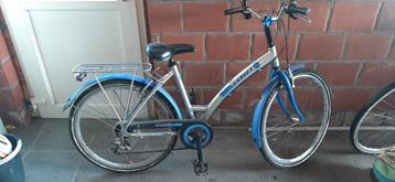 meisjes fiets  beschikbaar voor biedingen