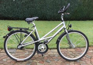 Damesfiets beschikbaar voor biedingen