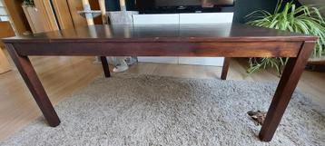 Lage grenen tafel beschikbaar voor biedingen