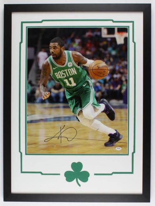 Kyrie Irving gesigneerde foto + Boston Celtics frame, Sport en Fitness, Basketbal, Gebruikt, Overige typen, Ophalen of Verzenden