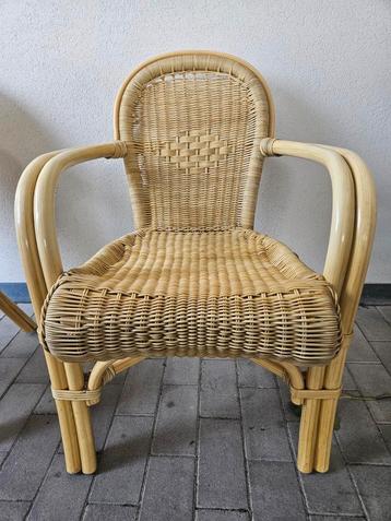 2 Gevlochten Stoelen 