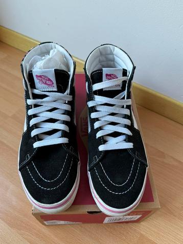 Vans maat 37 (23.5cm) beschikbaar voor biedingen