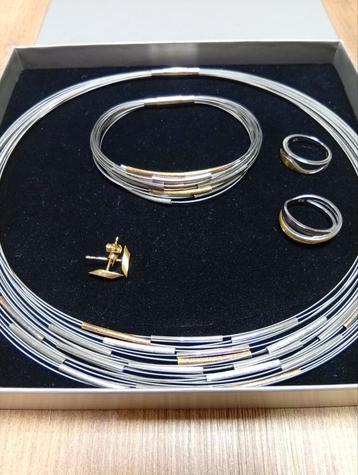 Zeer mooie set van echt zilver. beschikbaar voor biedingen
