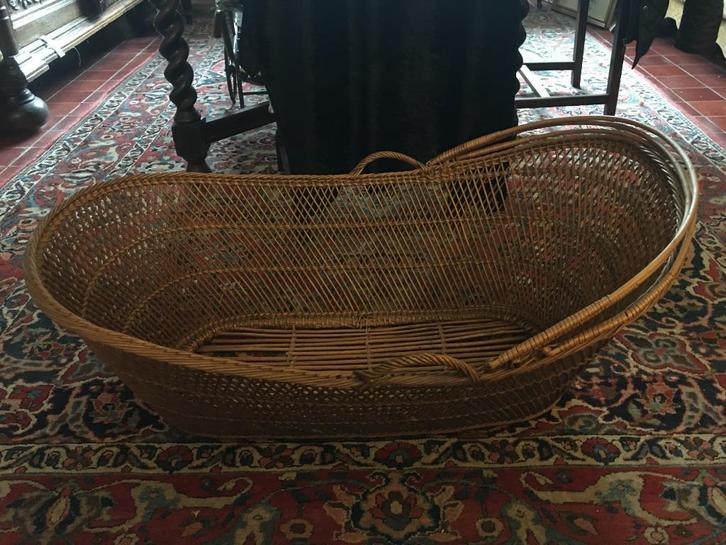 Antieke wieg, afkomstig van Gravin de Grady uit Wimmertingen, Kinderen en Baby's, Babywiegjes en Ledikanten, Gebruikt, Wieg, Ophalen