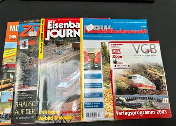 Lot de 5 magazines de modélisme ferroviaire en Allemand