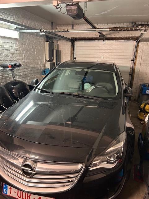 Opel Insignia Sports Tourer SW, Auto's, Opel, Particulier, Insignia, Airconditioning, Diesel, Euro 5, Break, Handgeschakeld, Zwart