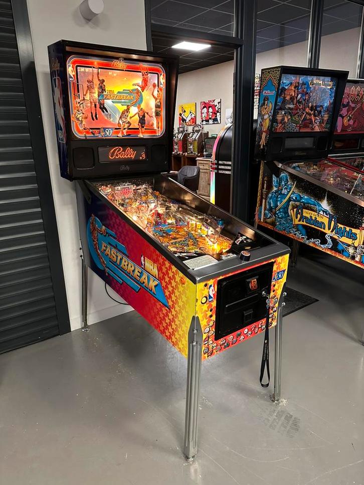 Prachtige flipperkast Bally NBA Fastbreak Pinball, Verzamelen, Automaten | Flipperkasten, Zo goed als nieuw, Dot-matrix, Flipperkast