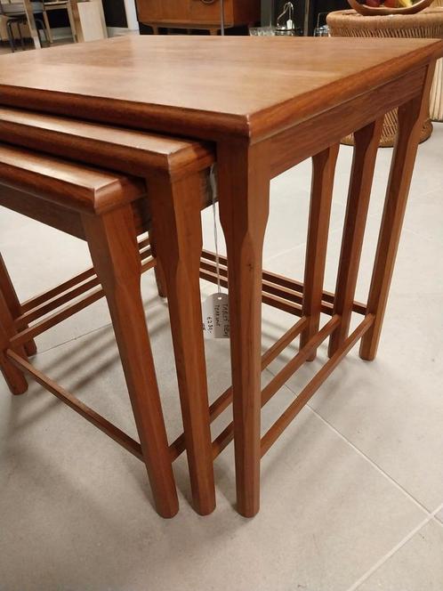 Ensemble de 3 tables gigognes design danois en bois de teck, Antiquités & Art, Curiosités & Brocante, Enlèvement