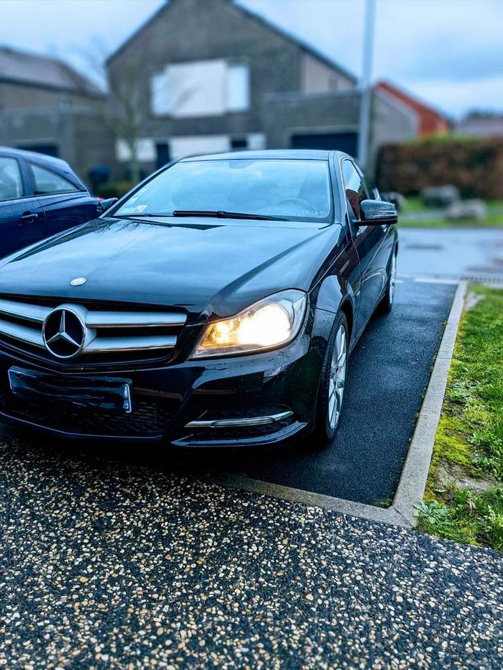 Mercedes c180 boîte automatique, Auto's, Mercedes-Benz, Particulier, Lederen bekleding, Benzine, Coupé, Automaat, Leder, Ophalen