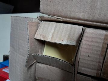 Kleine stenen schoteltjes  beschikbaar voor biedingen