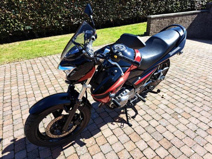 SUZUKI INAZUMA GW 250 Nieuwe staat !!! bwj 2016, Motoren, Motoren | Suzuki, Particulier, Naked bike, 12 t/m 35 kW, 2 cilinders