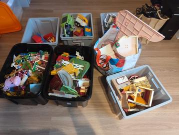 7 dozen vol met Playmobil met prinsessenkasteel, paarden... beschikbaar voor biedingen