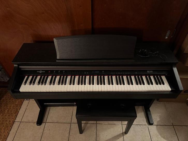 Piano, Muziek en Instrumenten, Piano's, Gebruikt, Piano, Zwart, Digitaal, Ophalen