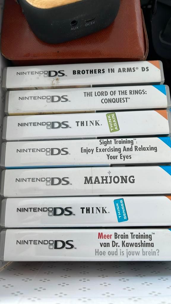 Nintendo DS Lite, Consoles de jeu & Jeux vidéo, Consoles de jeu | Nintendo DS, Utilisé, DS Lite, Blanc, Avec jeux, Avec housse de protection ou sac