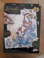Houten puzzel met figuren + staander, Ophalen of Verzenden, Minder dan 500 stukjes, Zo goed als nieuw, Legpuzzel